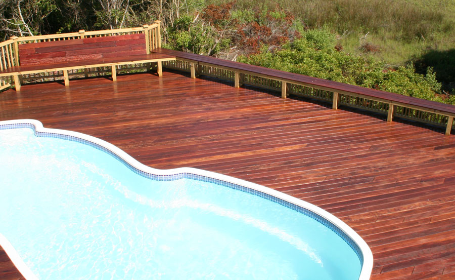 Purpleheart wood decking information and benefits of building an Purpleheart deck.